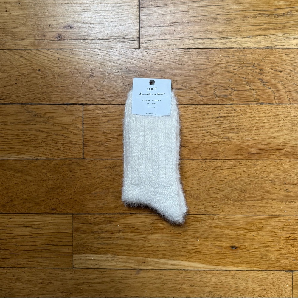 NWT women’s snow white crew socks (size O/S)